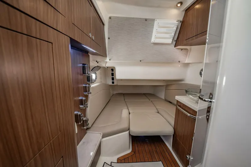 Slide: The Image of Boston Whaler 380 Outrage 2018 - 5618173