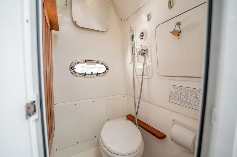 Slide: The Image of Boston Whaler 380 Outrage 2018 - 5618176