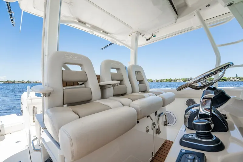 Slide: The Image of Boston Whaler 380 Outrage 2018 - 5618189