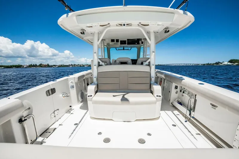 Slide: The Image of Boston Whaler 380 Outrage 2018 - 5618192