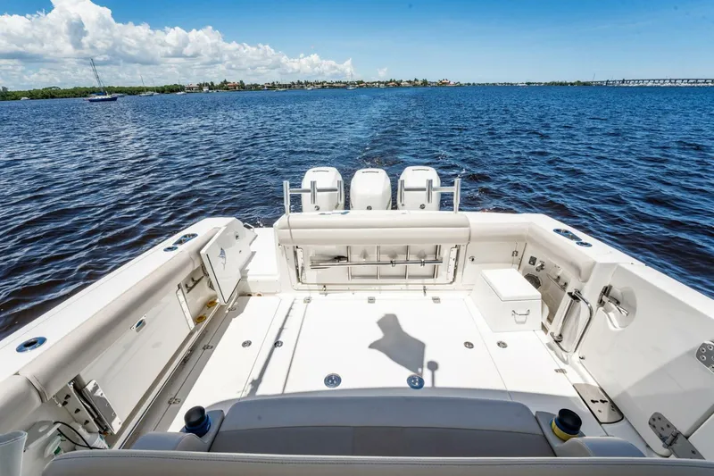Slide: The Image of Boston Whaler 380 Outrage 2018 - 5618198