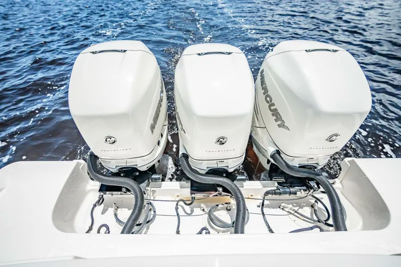 Slide: The Image of Boston Whaler 380 Outrage 2018 - 5618202