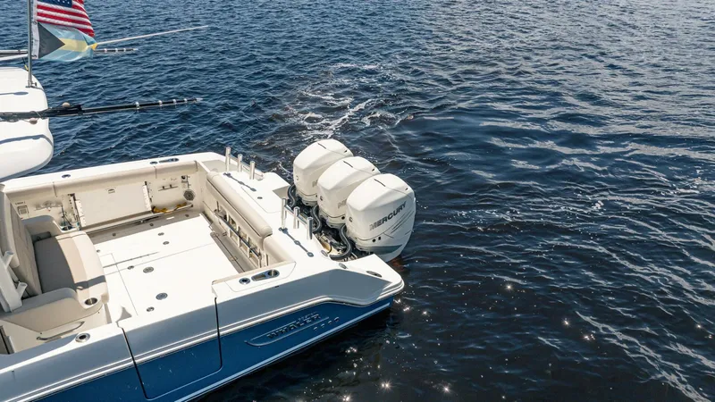 Slide: The Image of Boston Whaler 380 Outrage 2018 - 5618204