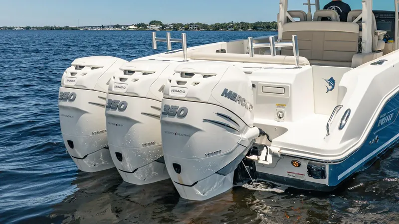 Slide: The Image of Boston Whaler 380 Outrage 2018 - 5618205