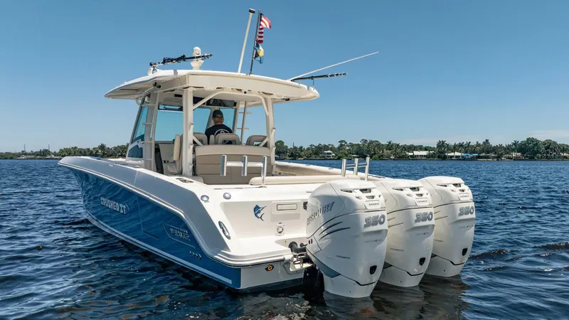 Slide: The Image of Boston Whaler 380 Outrage 2018 - 5618206