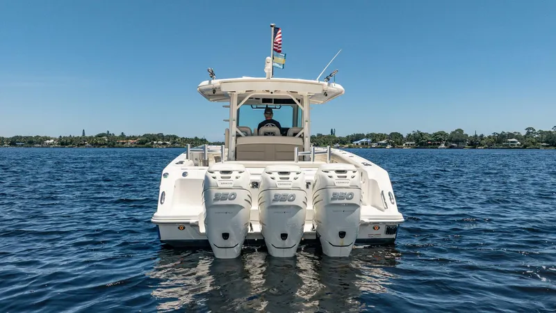Slide: The Image of Boston Whaler 380 Outrage 2018 - 5618207
