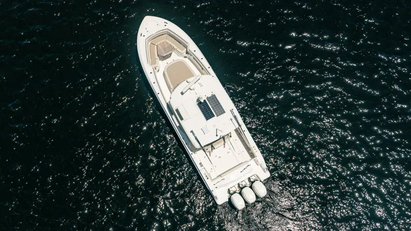 Slide: The Image of Boston Whaler 380 Outrage 2018 - 5618212