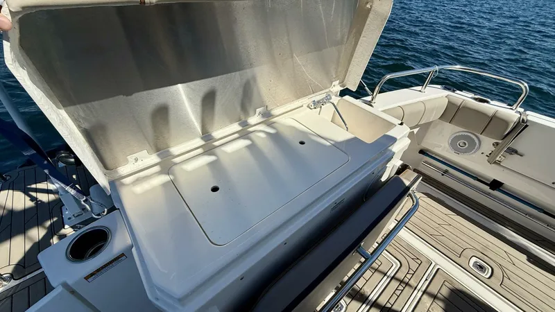 Slide: The Image of Cutwater C-32 CB 2022 - 5619212