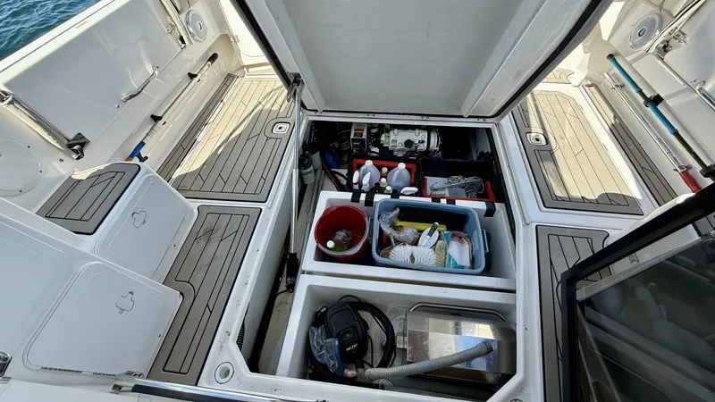 Slide: The Image of Cutwater C-32 CB 2022 - 5619213