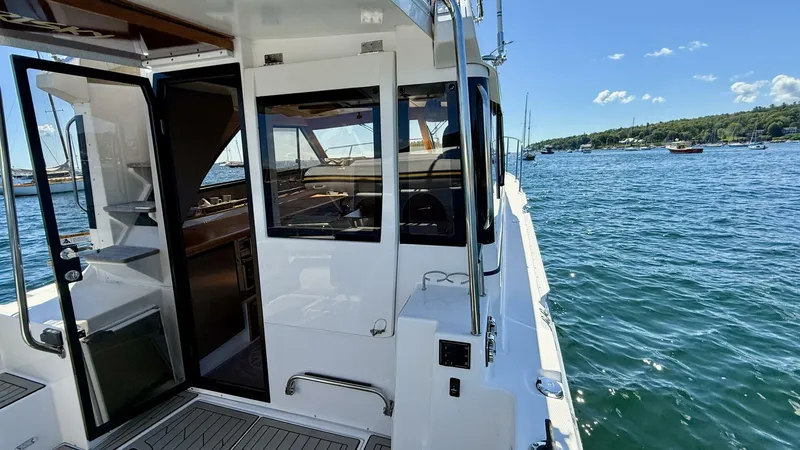 Slide: The Image of Cutwater C-32 CB 2022 - 5619216