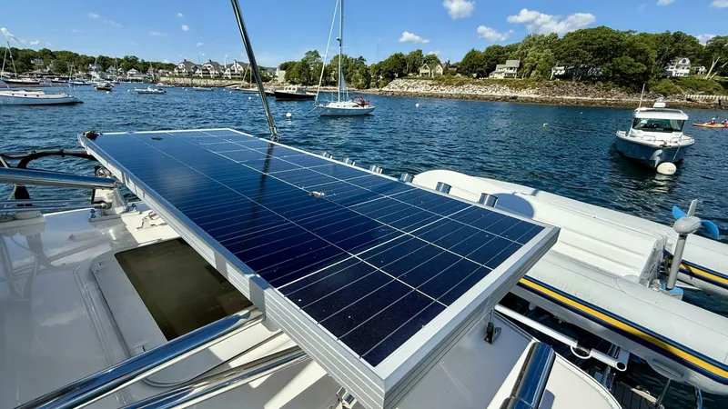 Slide: The Image of Cutwater C-32 CB 2022 - 5619225