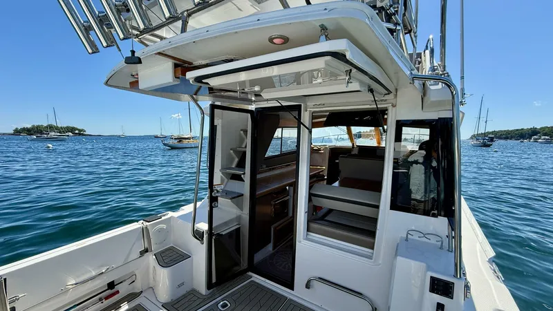 Slide: The Image of Cutwater C-32 CB 2022 - 5619227