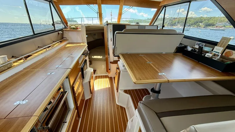 Slide: The Image of Cutwater C-32 CB 2022 - 5619239