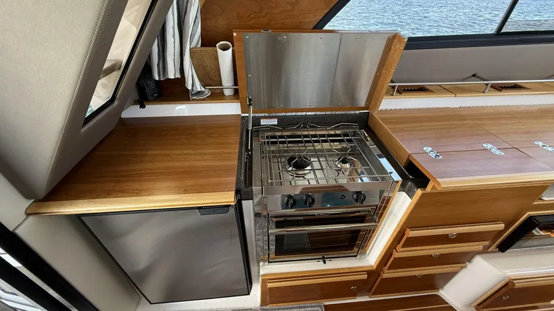 Slide: The Image of Cutwater C-32 CB 2022 - 5619242