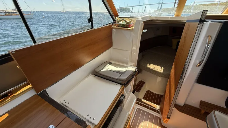 Slide: The Image of Cutwater C-32 CB 2022 - 5619244