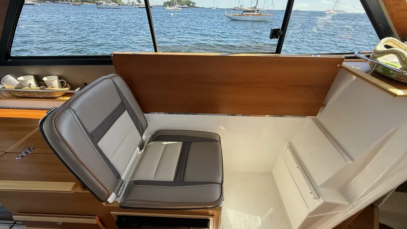 Slide: The Image of Cutwater C-32 CB 2022 - 5619245