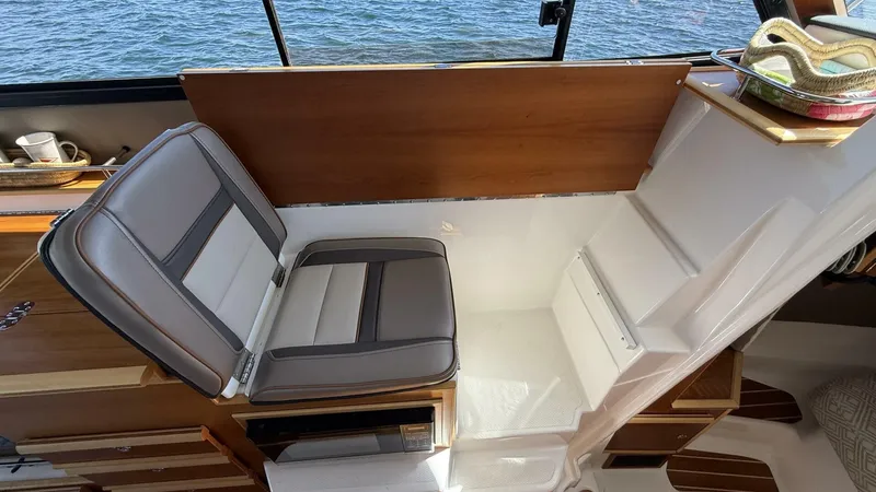 Slide: The Image of Cutwater C-32 CB 2022 - 5619247