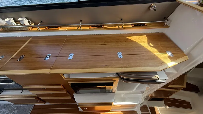 Slide: The Image of Cutwater C-32 CB 2022 - 5619249