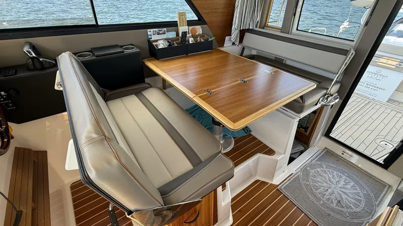 Slide: The Image of Cutwater C-32 CB 2022 - 5619255