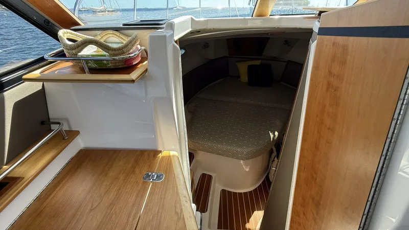 Slide: The Image of Cutwater C-32 CB 2022 - 5619256