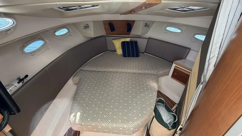 Slide: The Image of Cutwater C-32 CB 2022 - 5619257