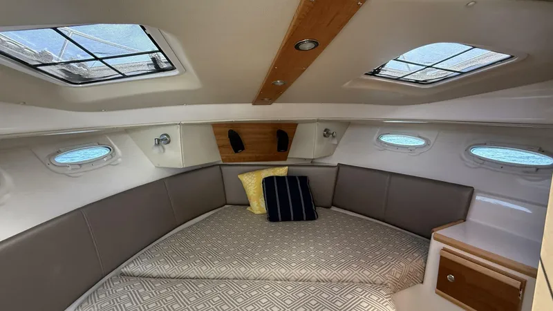 Slide: The Image of Cutwater C-32 CB 2022 - 5619258