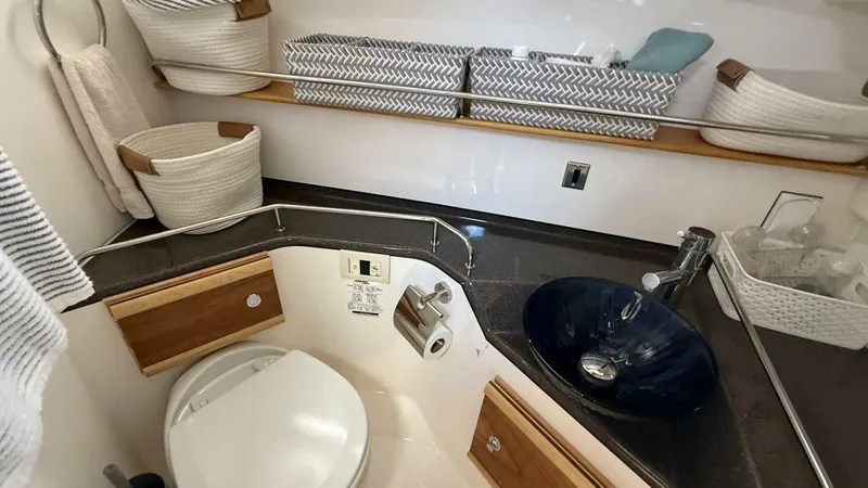 Slide: The Image of Cutwater C-32 CB 2022 - 5619261