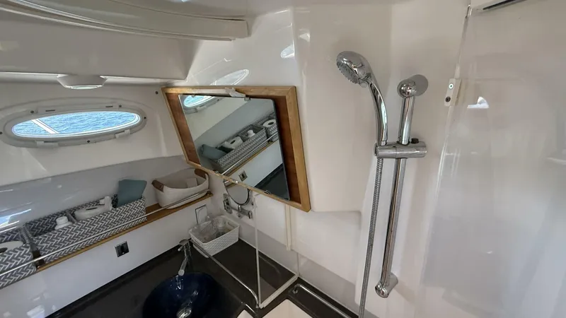 Slide: The Image of Cutwater C-32 CB 2022 - 5619264