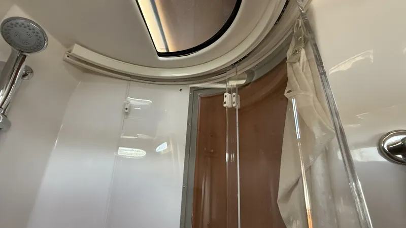 Slide: The Image of Cutwater C-32 CB 2022 - 5619265