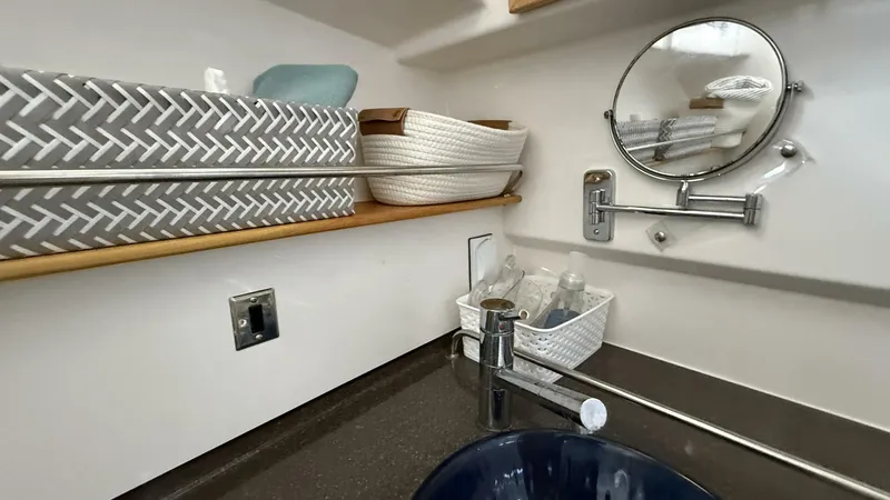 Slide: The Image of Cutwater C-32 CB 2022 - 5619267