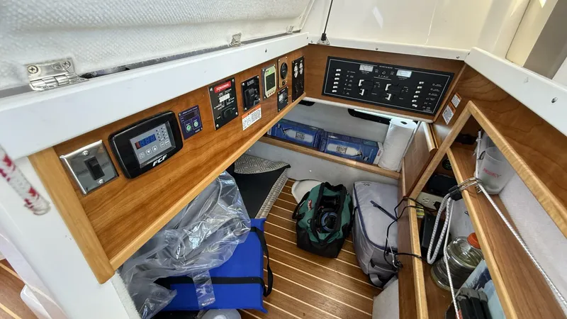 Slide: The Image of Cutwater C-32 CB 2022 - 5619272