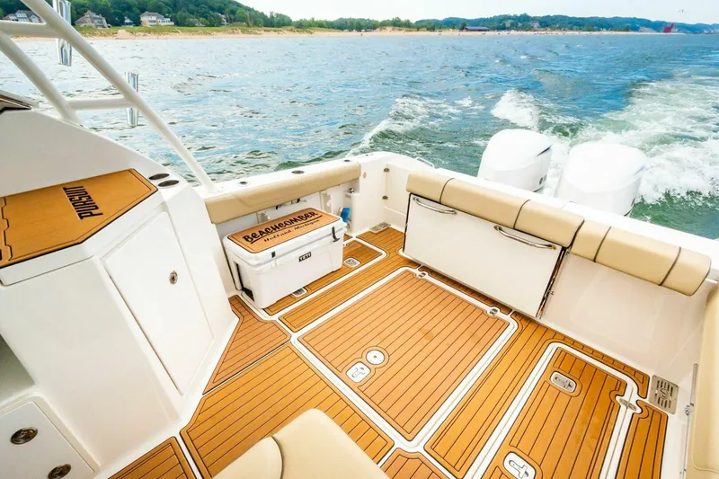 Slide: The Image of Pursuit 295 Dual Console 2019 - 5619559