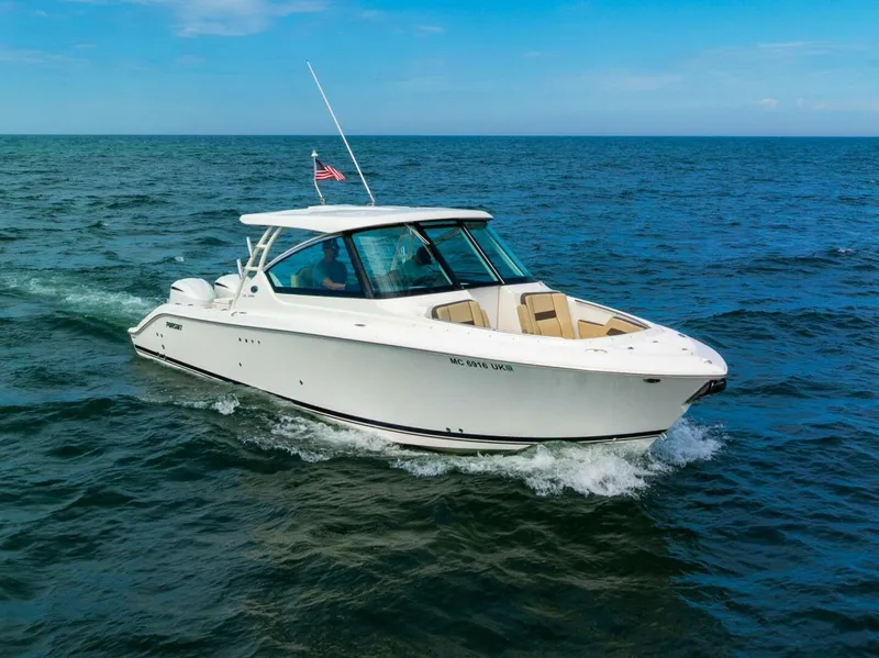 Slide: The Image of Pursuit 295 Dual Console 2019 - 5619539