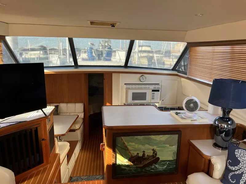 Slide: The Image of Carver 440 Aft Cabin Salon & Windshield - 5733502