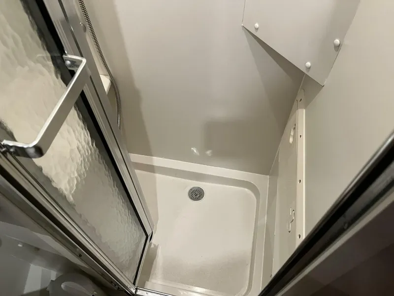 Slide: The Image of Carver 440 Aft Cabin Guest Head - 5733416