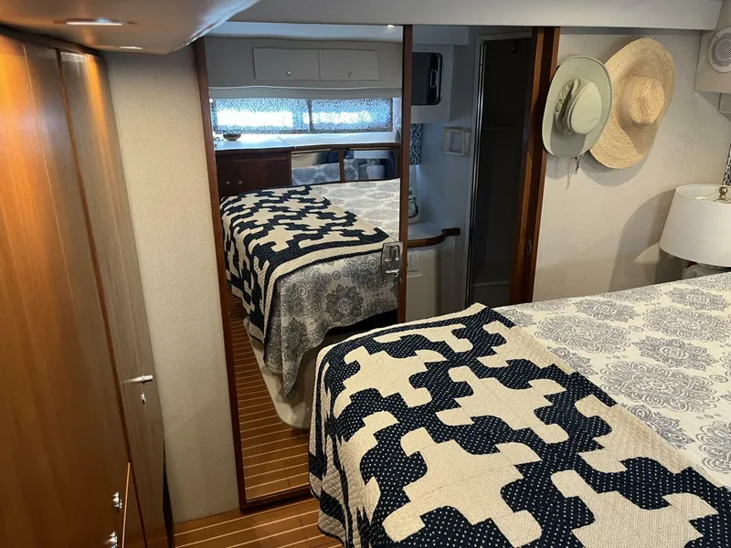 Slide: The Image of Carver 440 Aft Cabin Master Cabin - 5733441