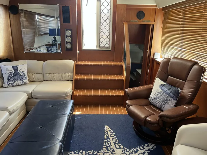 Slide: The Image of Carver 440 Aft Cabin Salon - 5733429