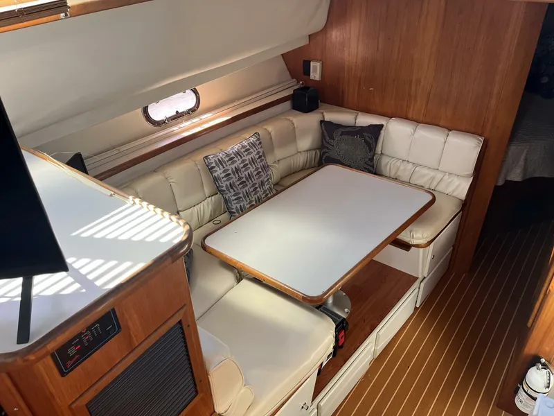 Slide: The Image of Carver 440 Aft Cabin Dinette - 5733504