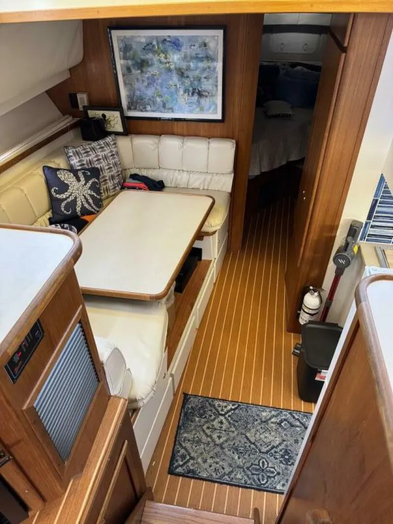Slide: The Image of Carver 440 Aft Cabin Dinette - 5619792