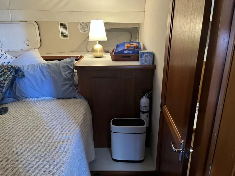 Slide: The Image of Carver 440 Aft Cabin Guest Cabin - 5733423