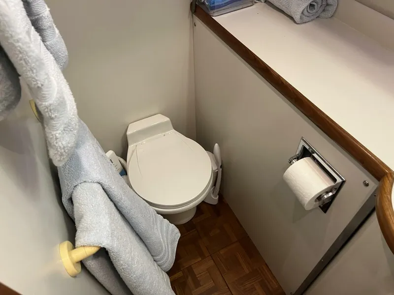 Slide: The Image of Carver 440 Aft Cabin Master Head - 5733447