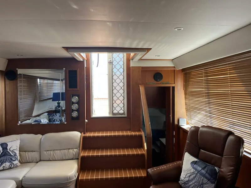 Slide: The Image of Carver 440 Aft Cabin Salon - 5733433