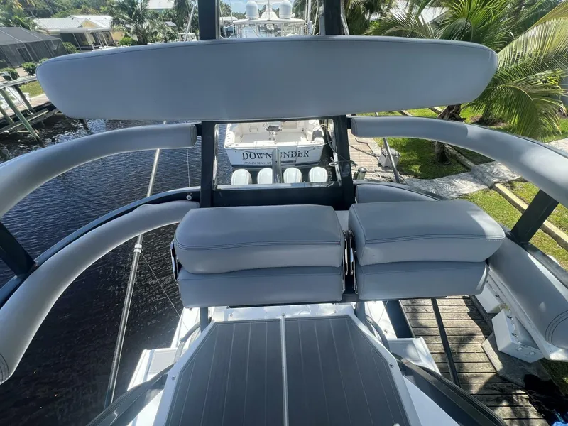 Slide: The Image of HCB 53 Title Wave - Tower 2020 HCB 53 Title Wave - 5619998