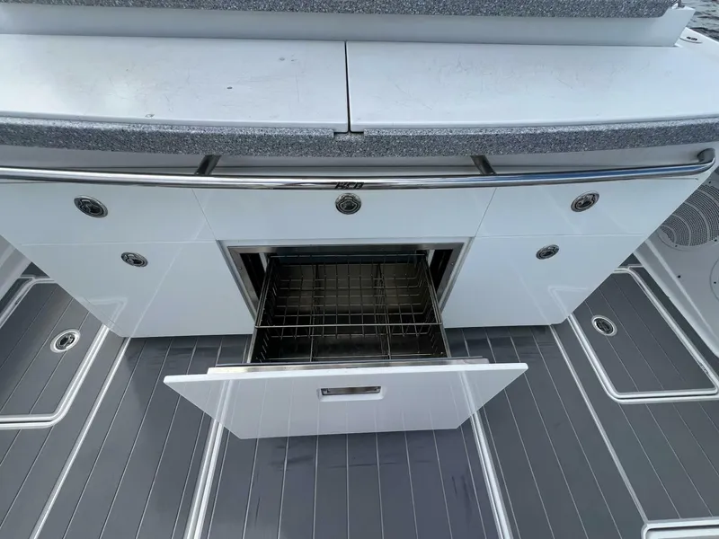 Slide: The Image of HCB 53 Title Wave - Cockpit 2020 HCB 53 Title Wave - 5620025