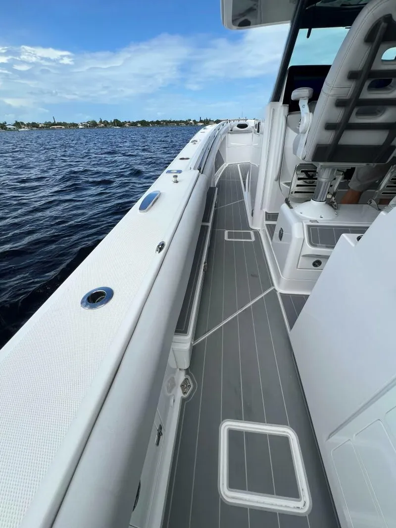 Slide: The Image of HCB 53 Title Wave - Side 2020 HCB 53 Title Wave - 5620004