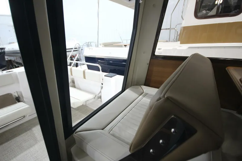 Slide: The Image of Ranger Tug R-25 Luxury Edition 2026 - 5864656