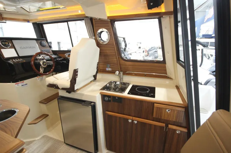 Slide: The Image of Ranger Tug R-25 Luxury Edition 2026 - 5864673