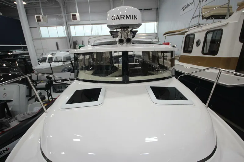 Slide: The Image of Ranger Tug R-25 Luxury Edition 2026 - 5864696