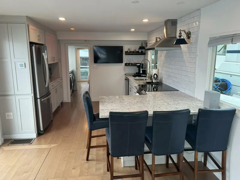 Slide: The Image of Sumerset Houseboat 1981 - 5628171