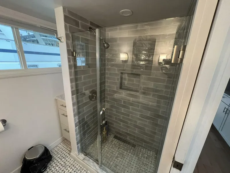 Slide: The Image of Sumerset Houseboat 1981 - 5628188